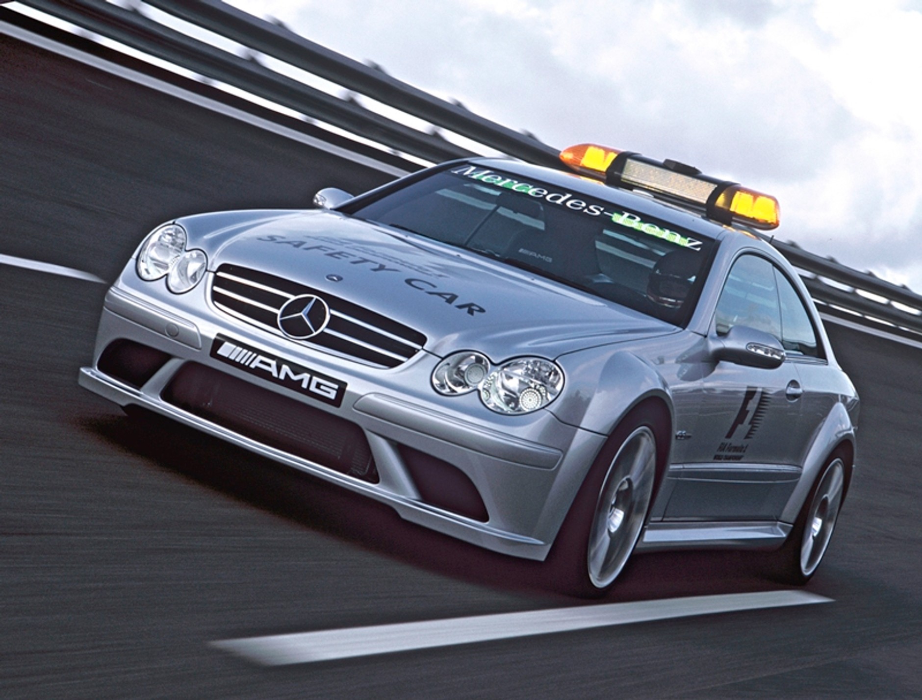 Mercedes SLS AMG to najszybszy safety car świata, ale znalazłem jeszcze kilka ciekawszych