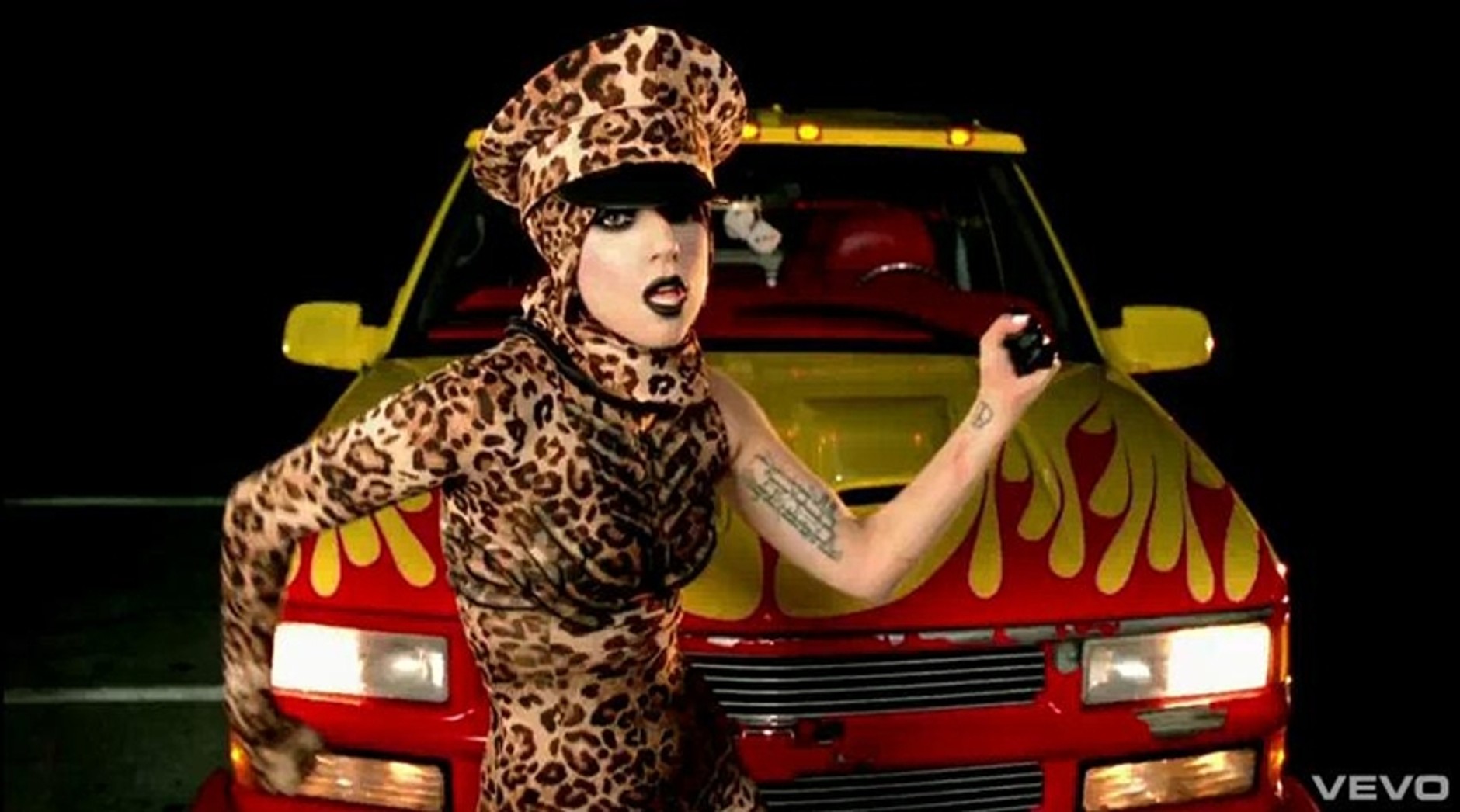 Lada Gaga wynalazła na nowo zestaw głośnomówiący