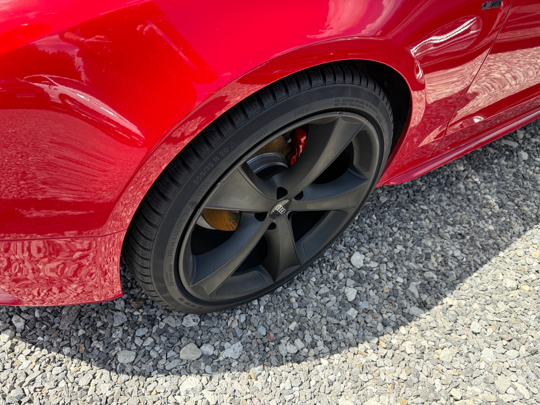 Koła pomalowane gumą w spreju