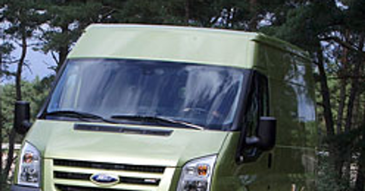 Ford Transit samochodem dostawczym roku. Teraz również z napędem na obie osie.