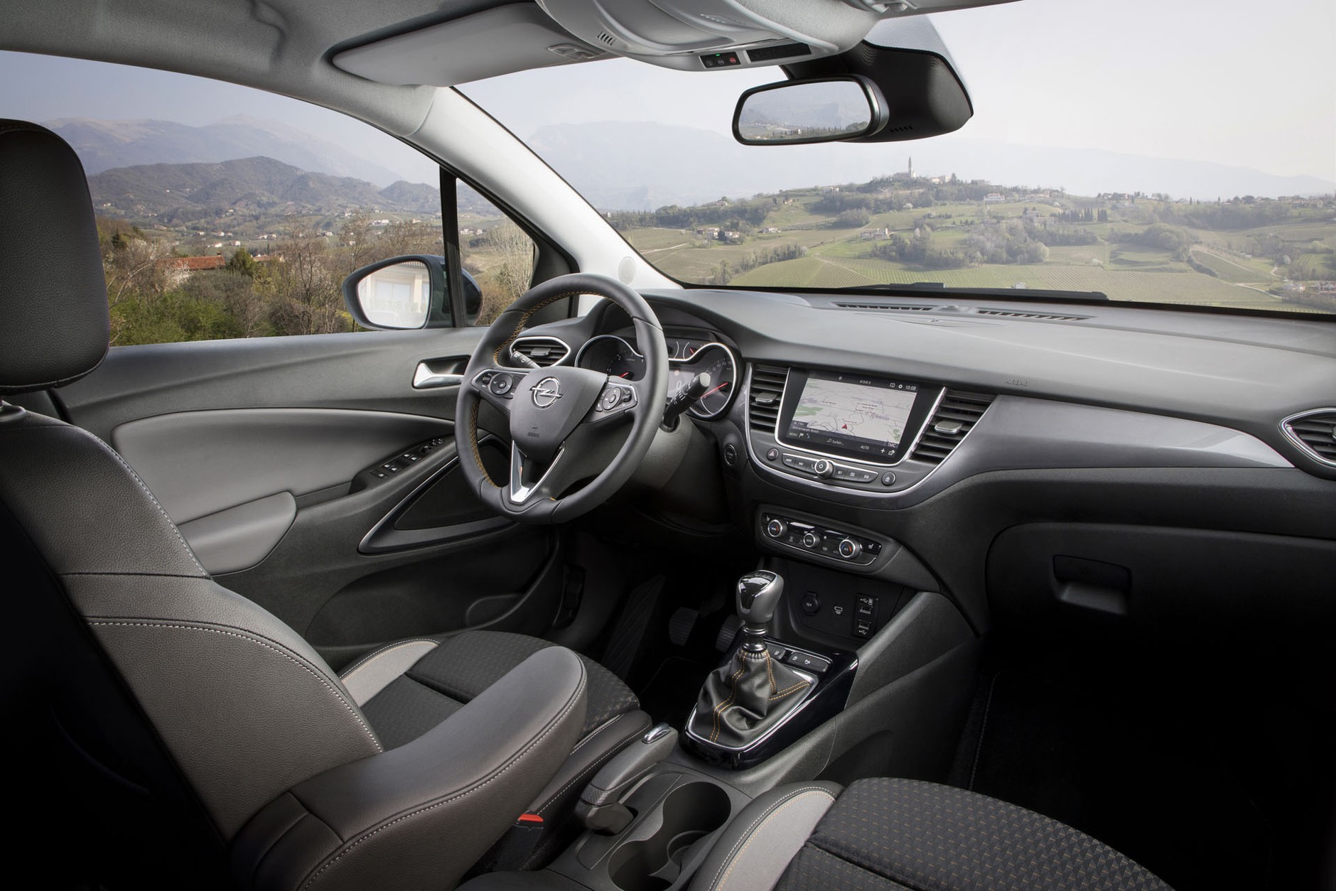 Opel Crossland X 1.2 – wypełnia cenną niszę