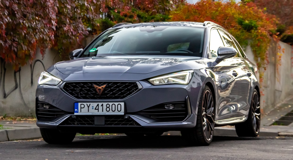 Cupra Leon Sportstourer VZ Cup dla rodziny i dla kierowcy. Ludzie zastanawiają się co to za znaczek