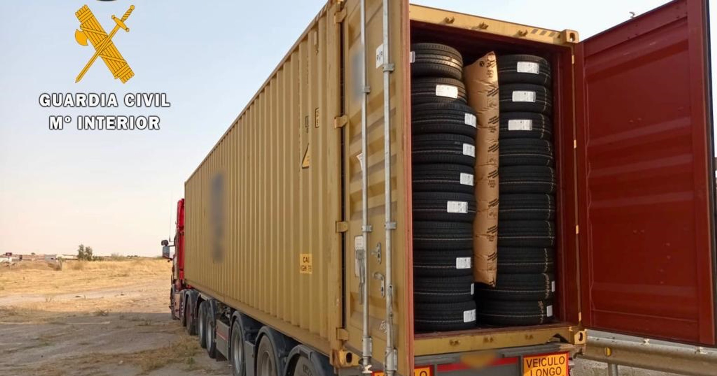 Hiszpańskie służby zatrzymały skradzioną ciężarówkę, która przewoziła kontener wypełniony oponami o wartości 216 tys. euro