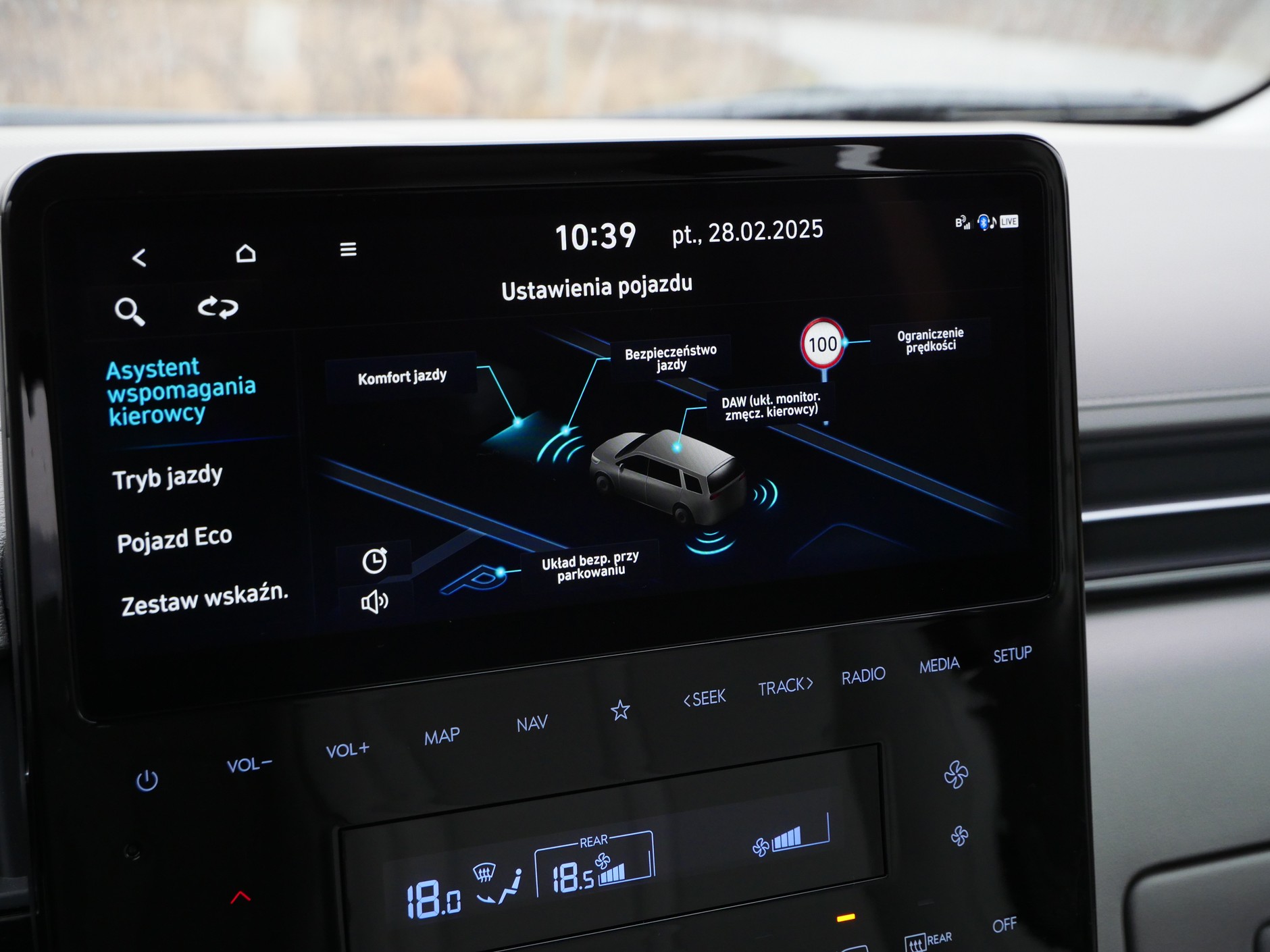 Hyundai Staria 1.6 T-GDi HEV (225 KM) Luxury