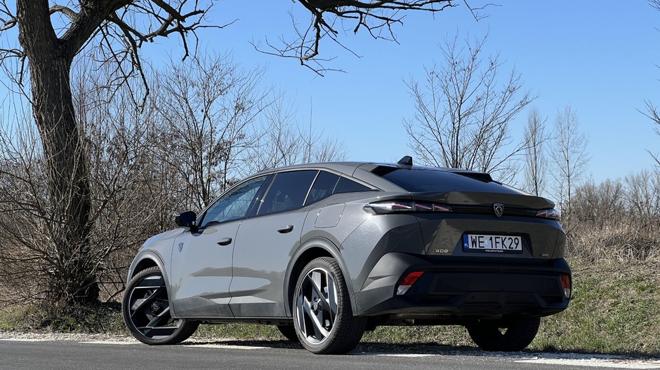 Peugeot 408