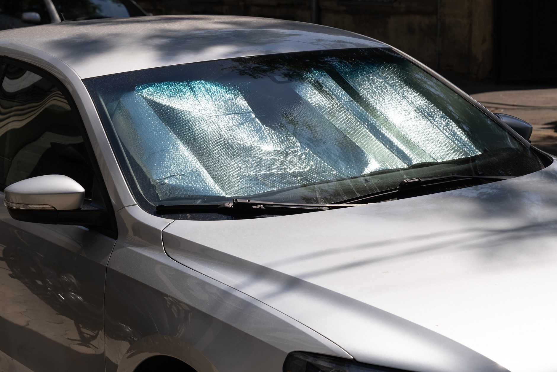 Folia przeciwsłoneczna do auta