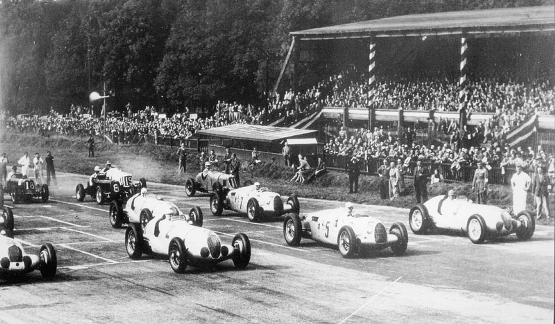 Auto Union: srebrne strzały z czterema kołami mają 75 lat