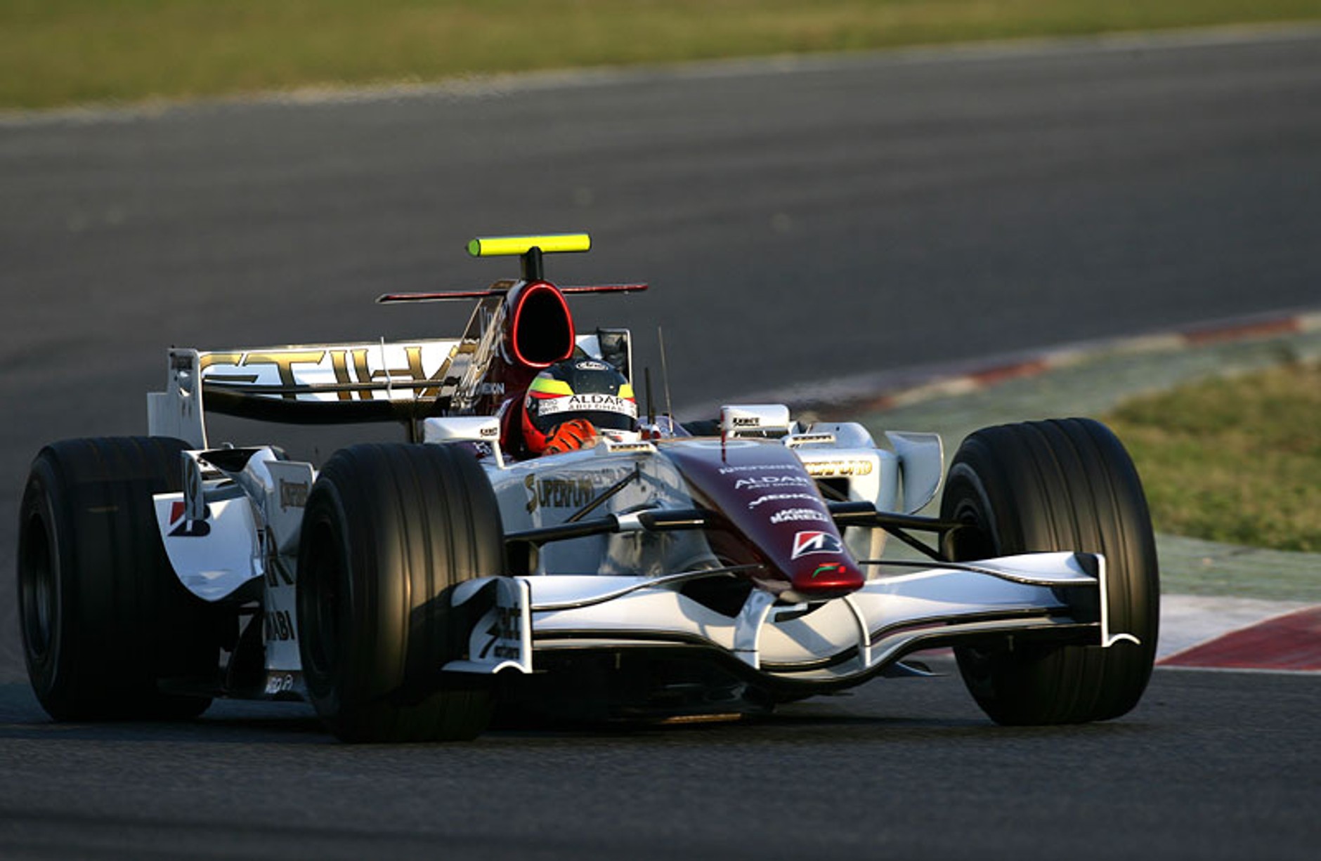 Formuła 1: Fernando Alonso pokazał klasę w Jerez (fotogaleria z testów)