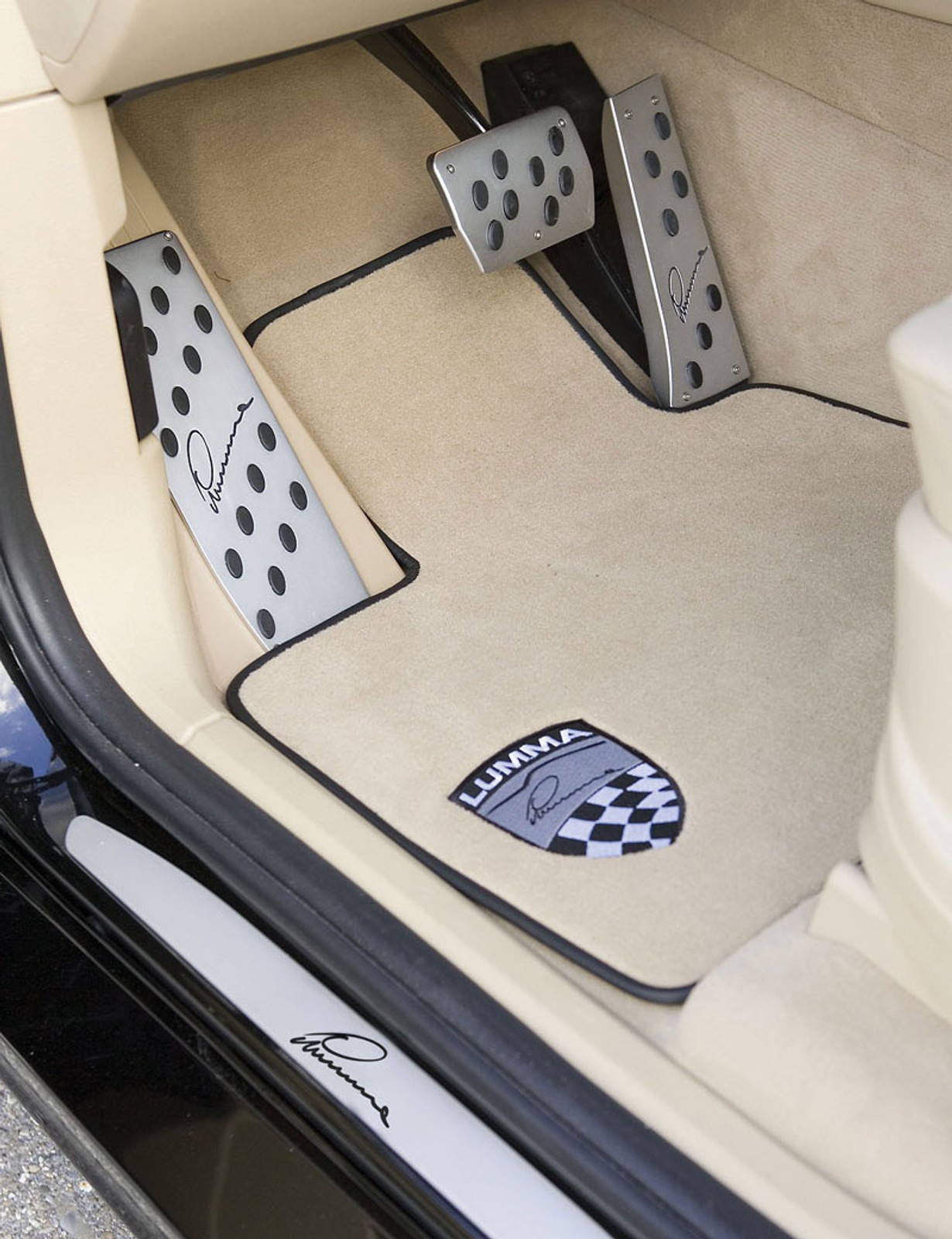 Lumma CLR X350: pociąg pośpieszny