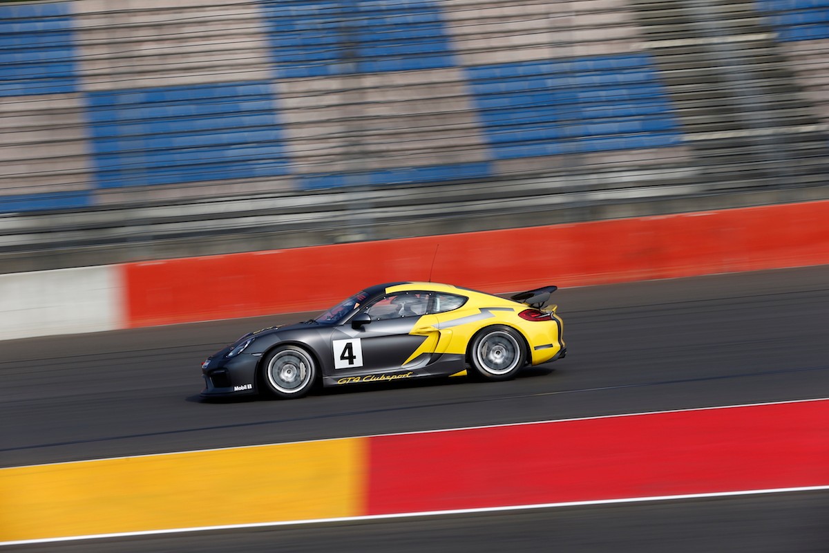Porsche Cayman GT4 w trzech wariantach