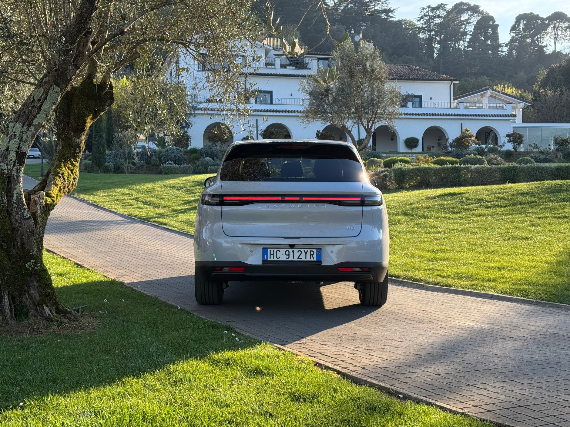 Leapmotor B10 Hybrid EV