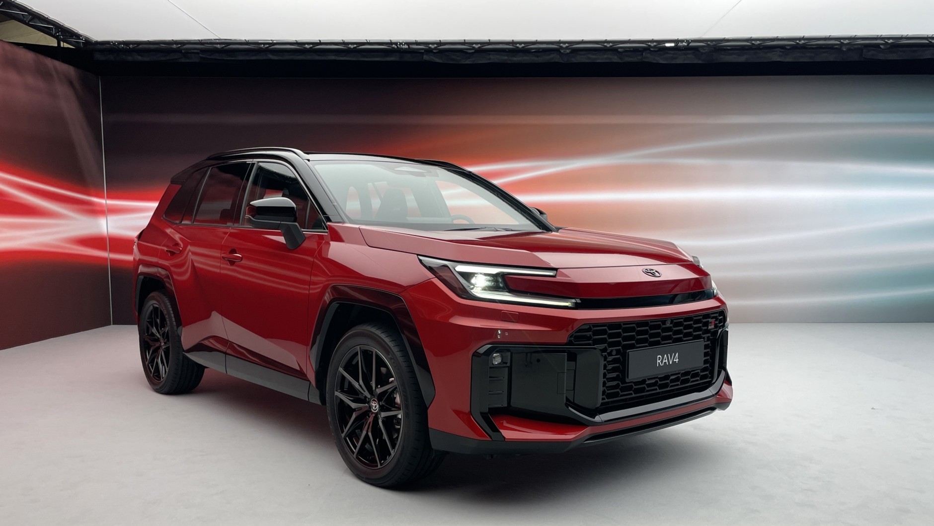 Nowa Toyota RAV4 GR Sport (2025)