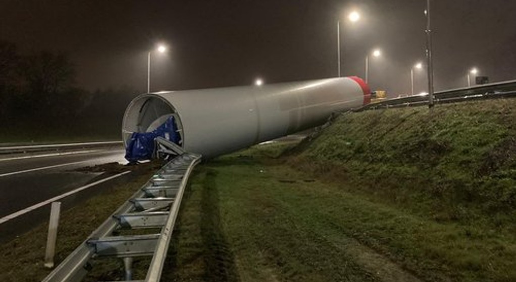 Wypadek wieży turbiny wiatrowej w Holandii