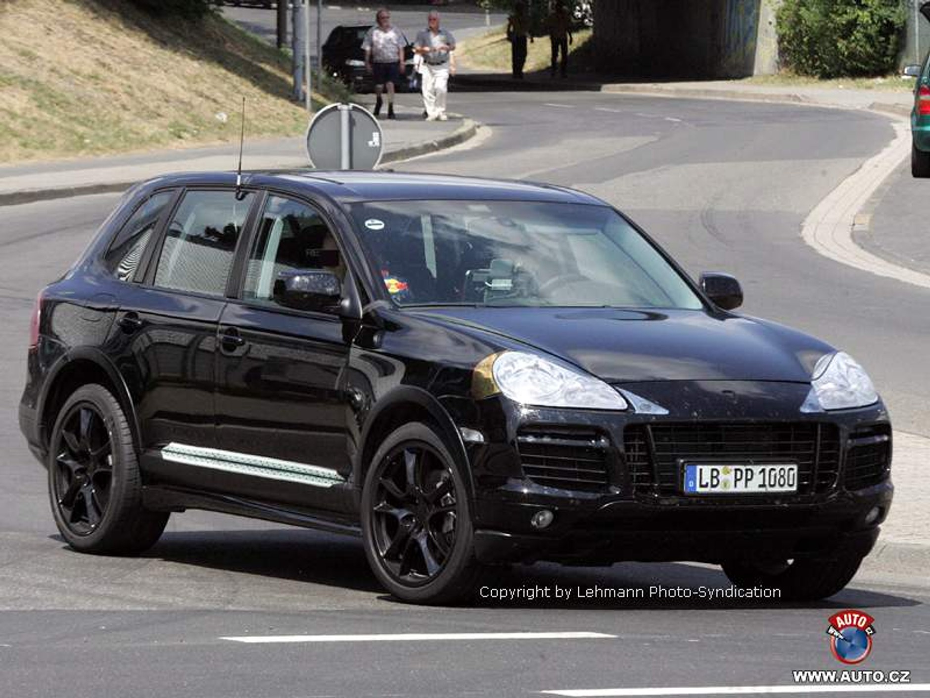 Zdjęcia szpiegowskie: Porsche Cayenne (face lifting)