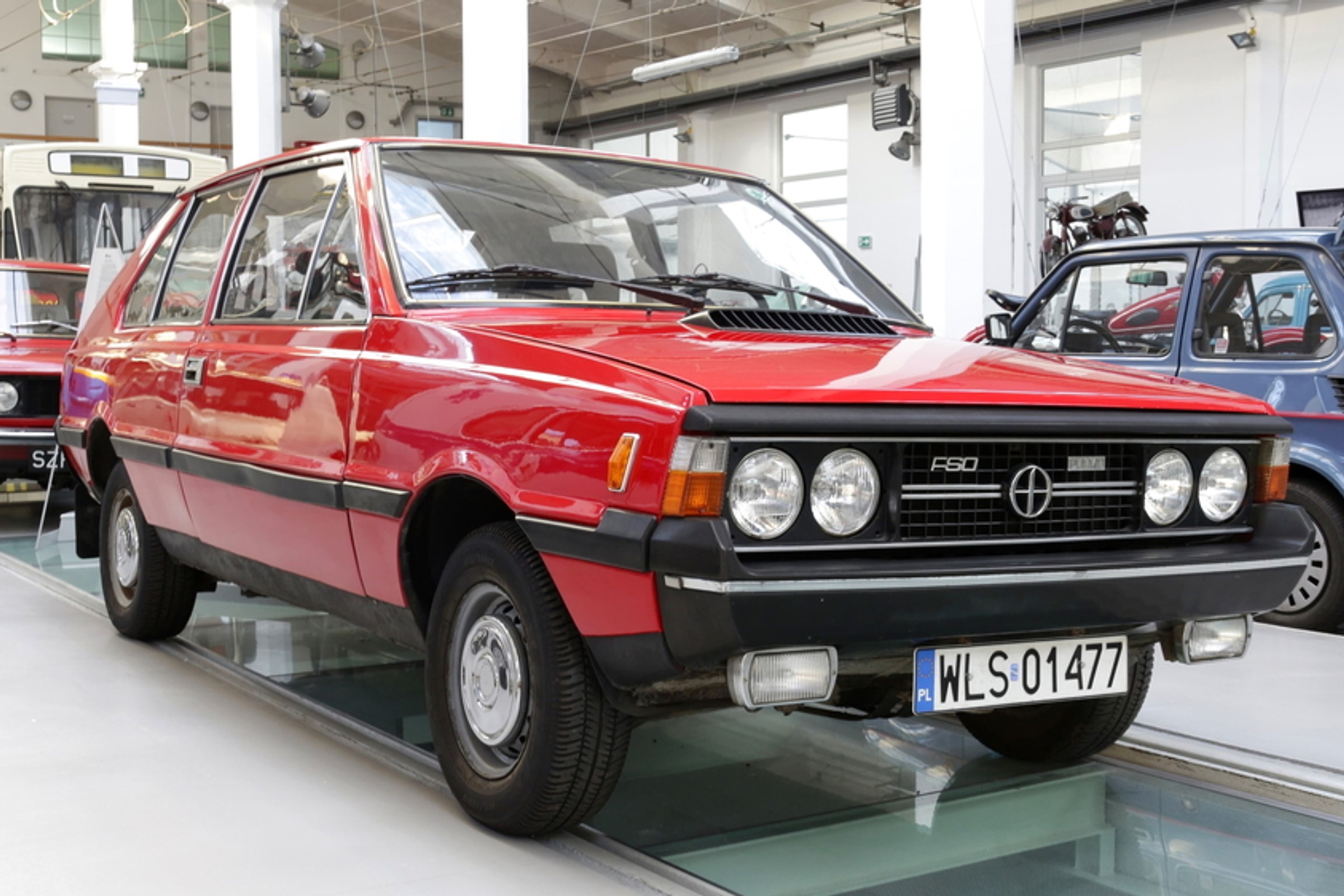 Quiz o samochodach z PRL. Wskaż, co jest "naj". Dasz radę zdobyć 6/10? Jest trudno