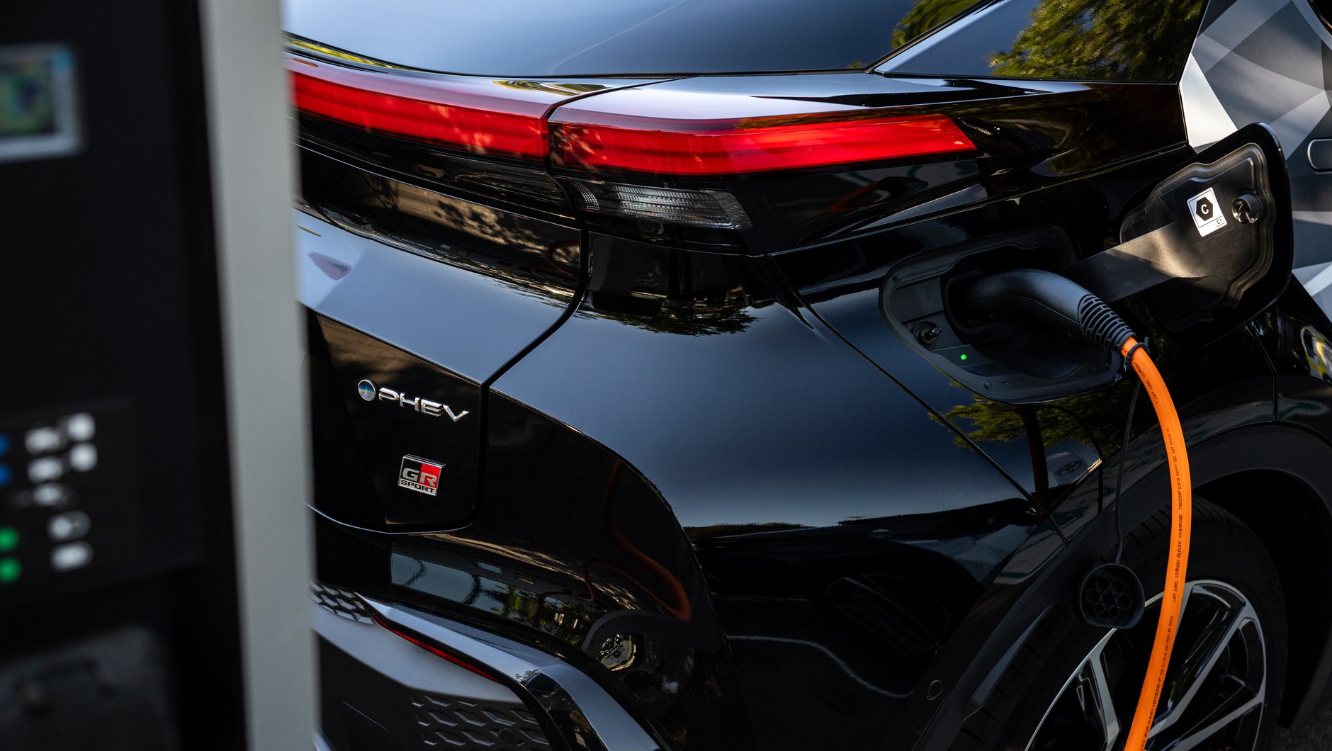 Nowa Toyota CHR Plug-in Hybrid