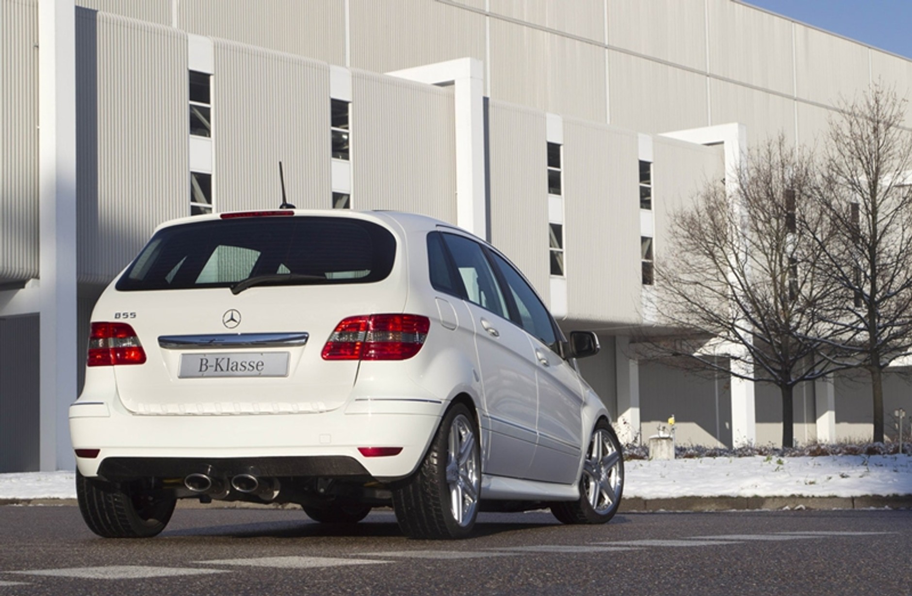 Mercedes B55 – dwie podłogi, silnik V8, napęd na tył, wow