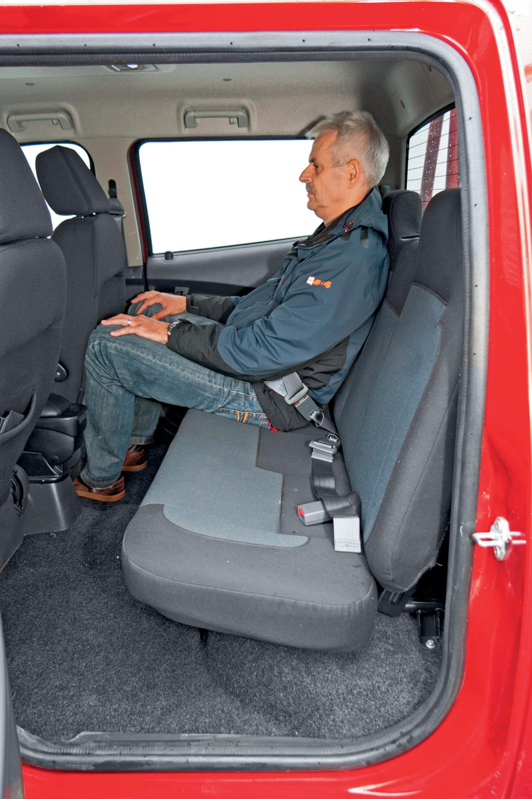 Chętni do ciężkiej pracy? Porównujemy najtańsze pikapy na naszym rynku