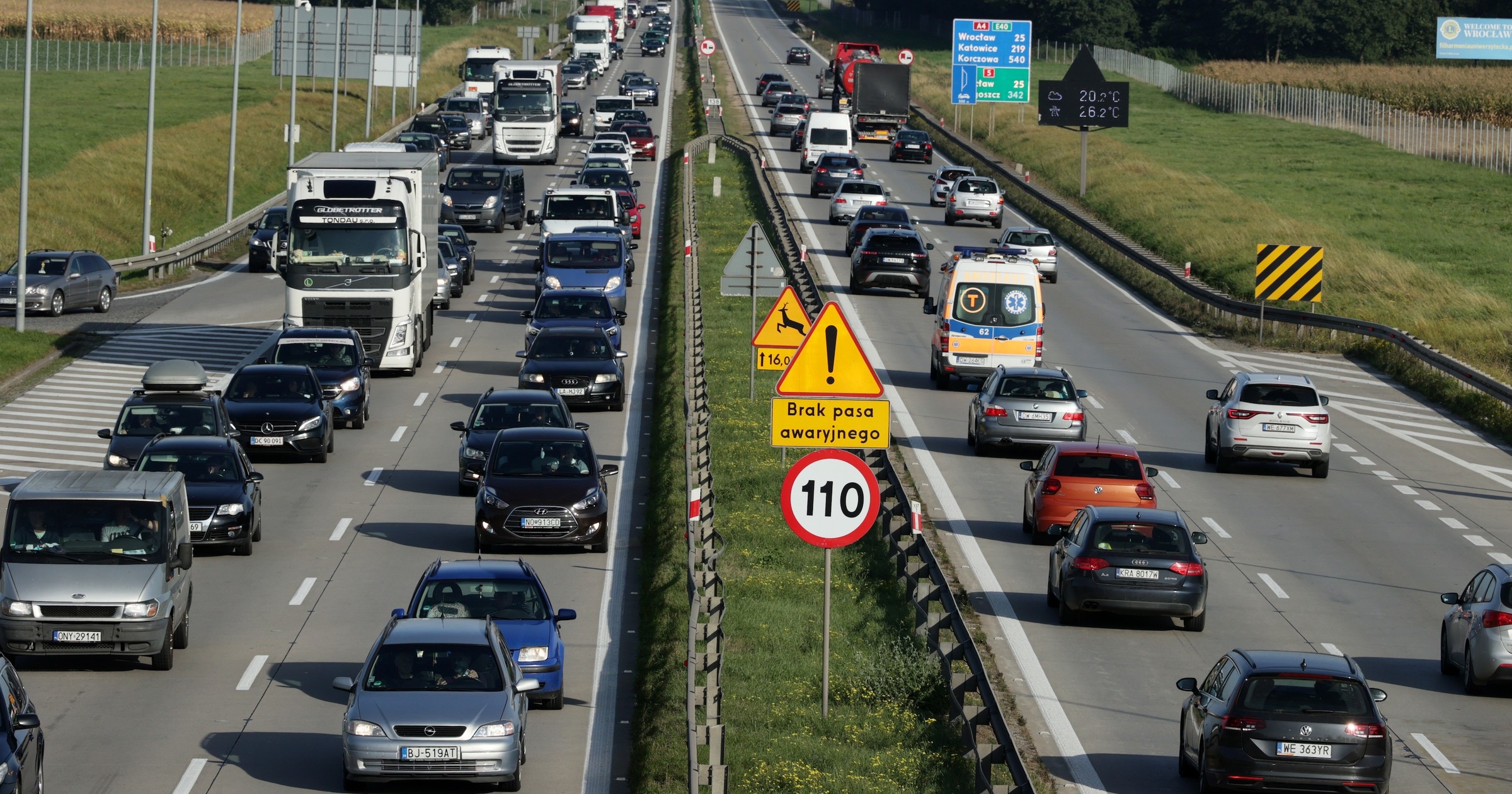 Autostrada A4 może zostać bez pasa awaryjnego jeszcze dłużej