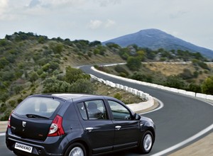 Dacia: Sandero Hi-Flex w salonach w maju - można już składać zamówienia