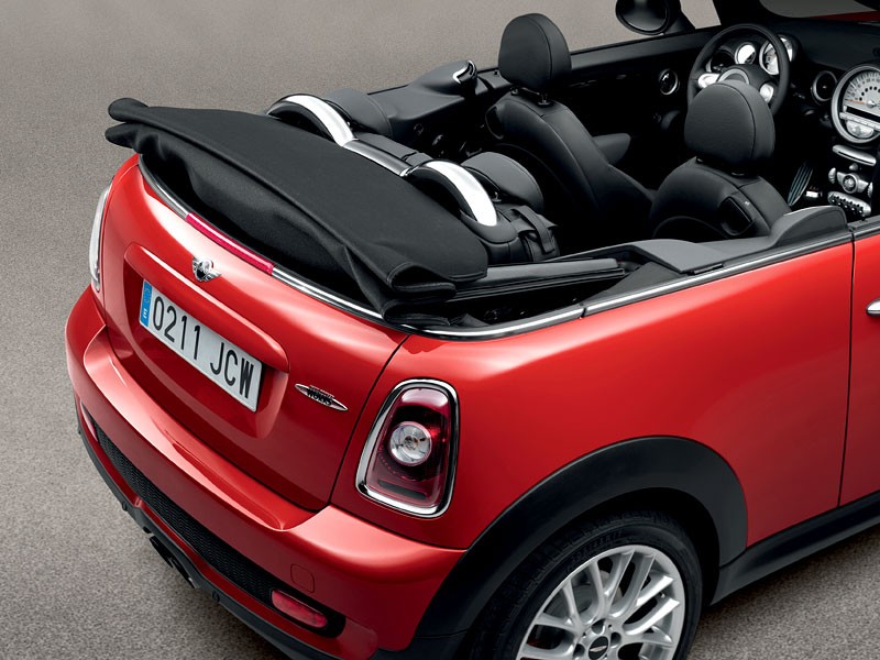 Genewa 2009: Mini Cabrio John Cooper Works – topowa wersja również w wersji cabrio