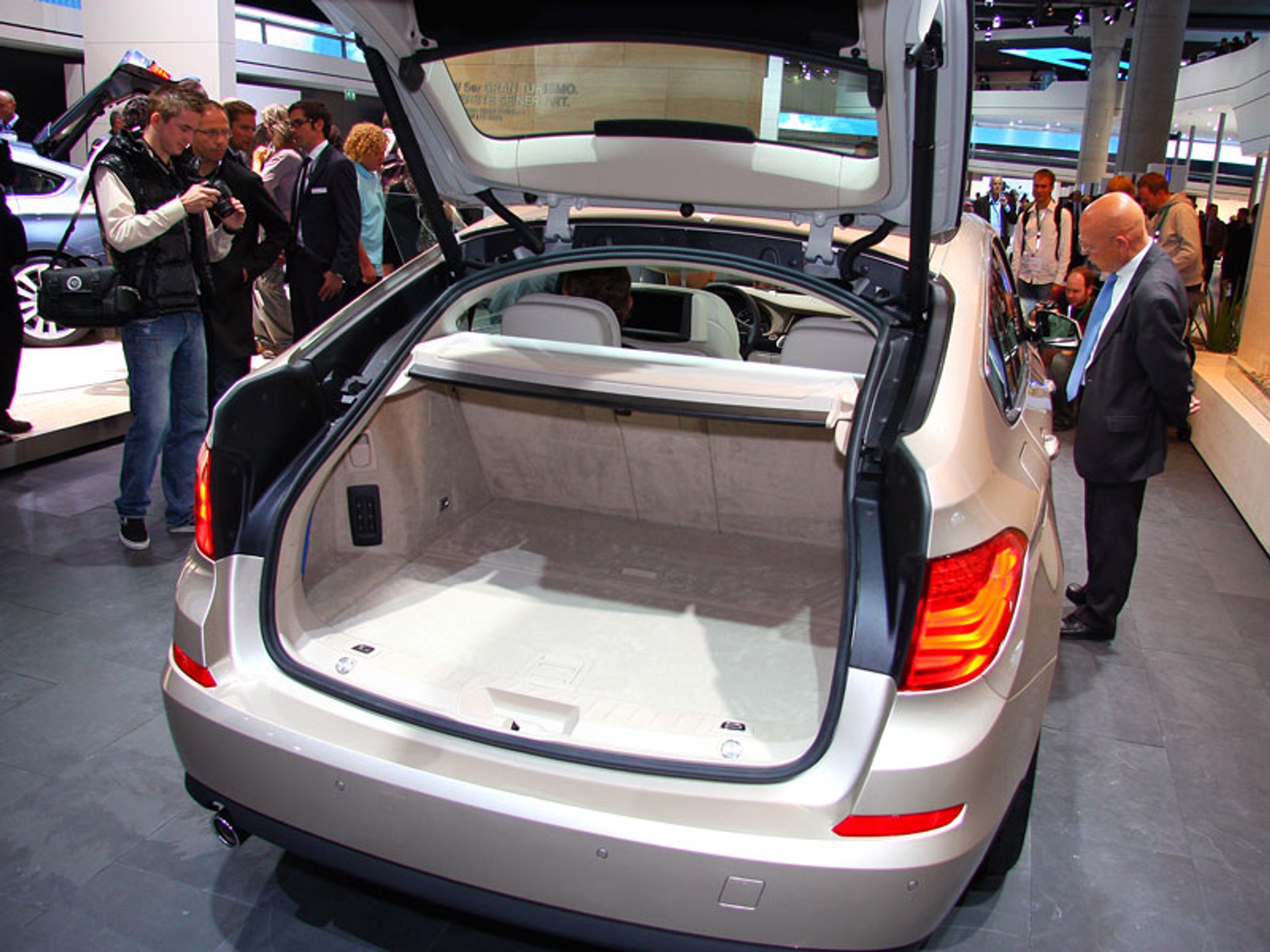 IAA Frankfurt 2009: BMW 5 GT – pierwsze wrażenia (fotogaleria)