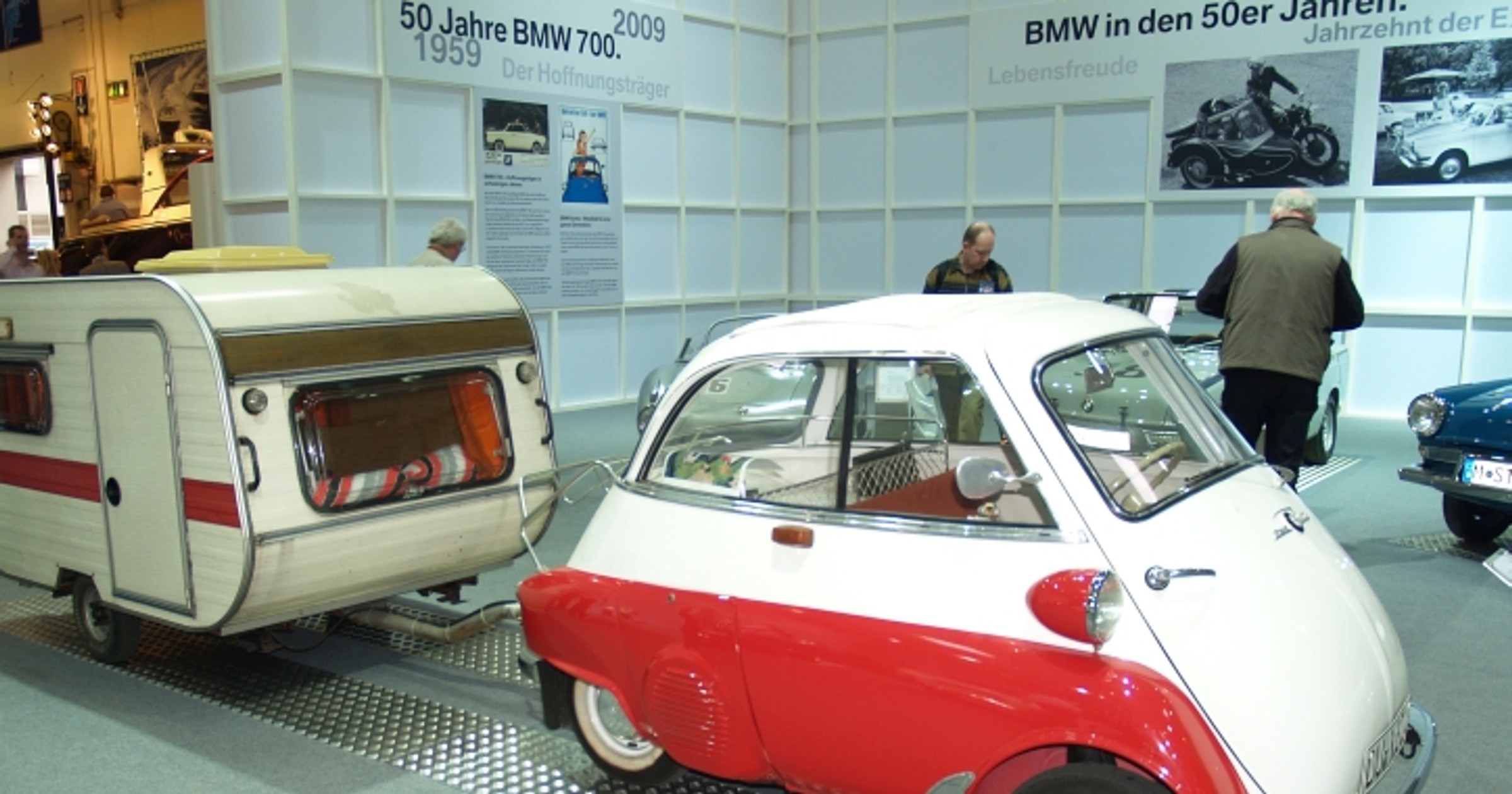 Technoclassica Essen 2009: Zabytkowe auta na salonie.