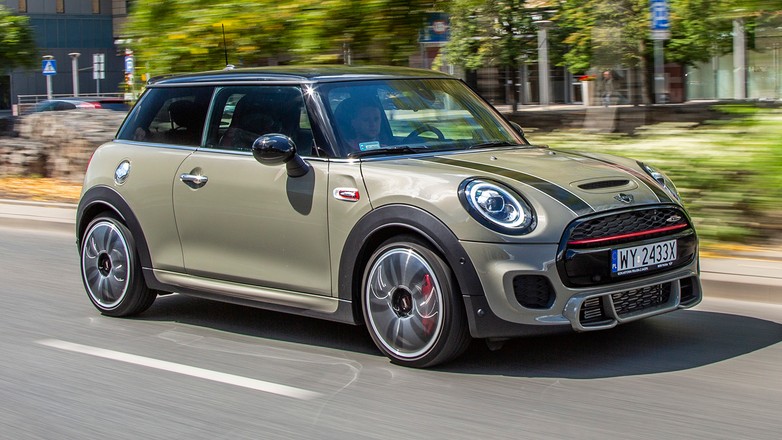 Mini Cooper 2.0 JCW - imponuje jazdą, wyglądem i ceną