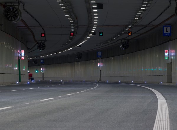 Tunel POW - problemy z odbiorami i zmiany w sprawie fotoradarów