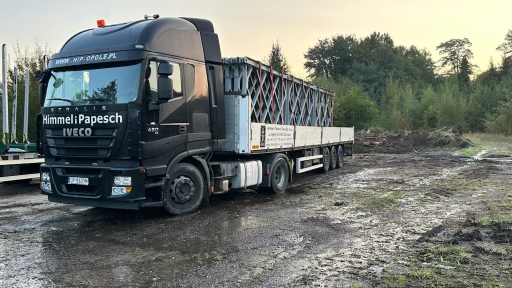  Na polskich drogach pojawił się nietypowy transport. Zmierza do Głuchłazów - Auto Świat