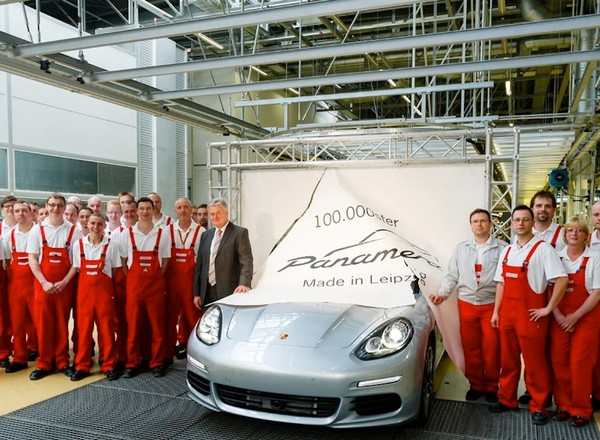 100 000 egzemplarzy Porsche Panamery
