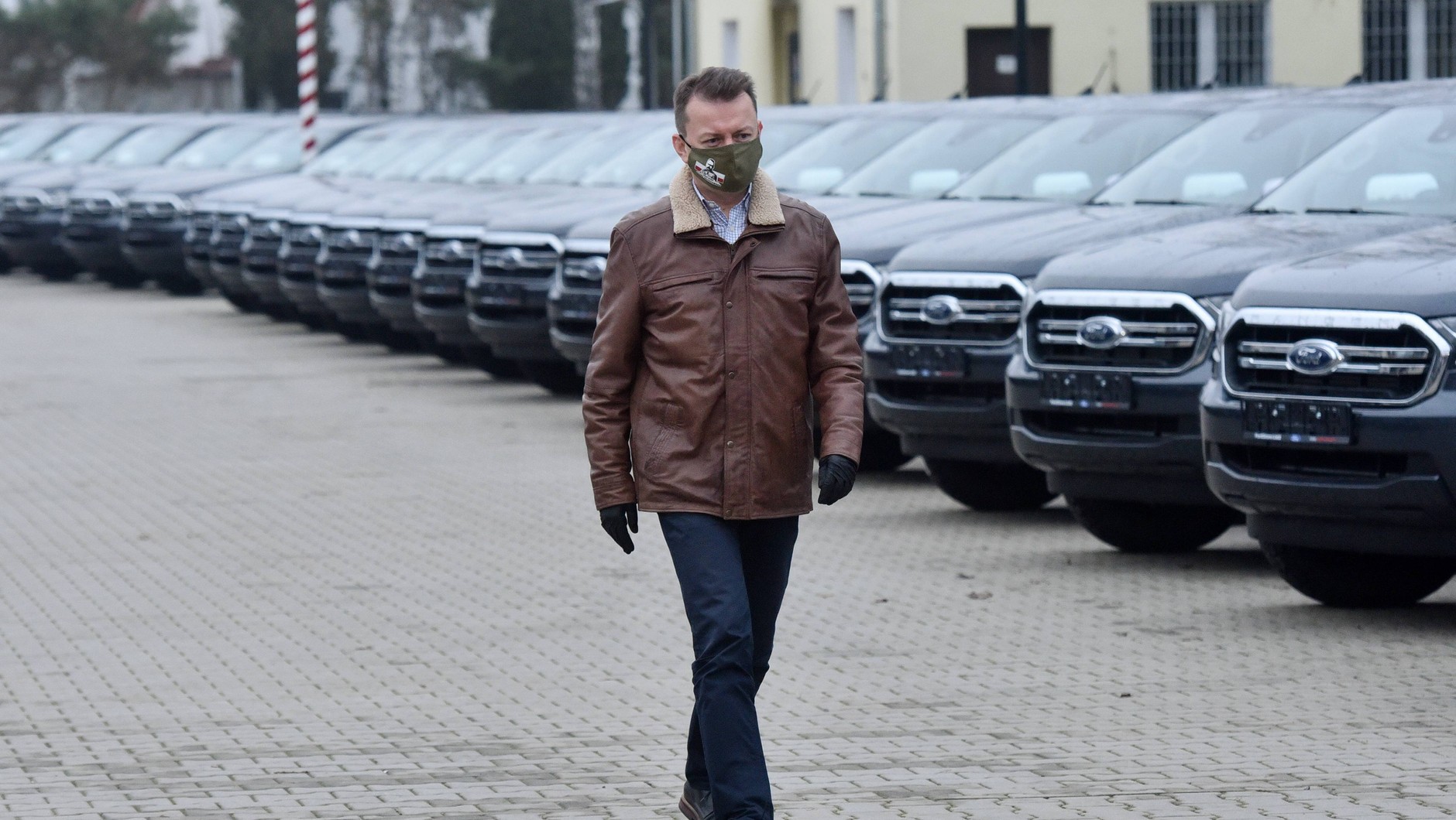 Ociekające chromami Fordy dla wojska