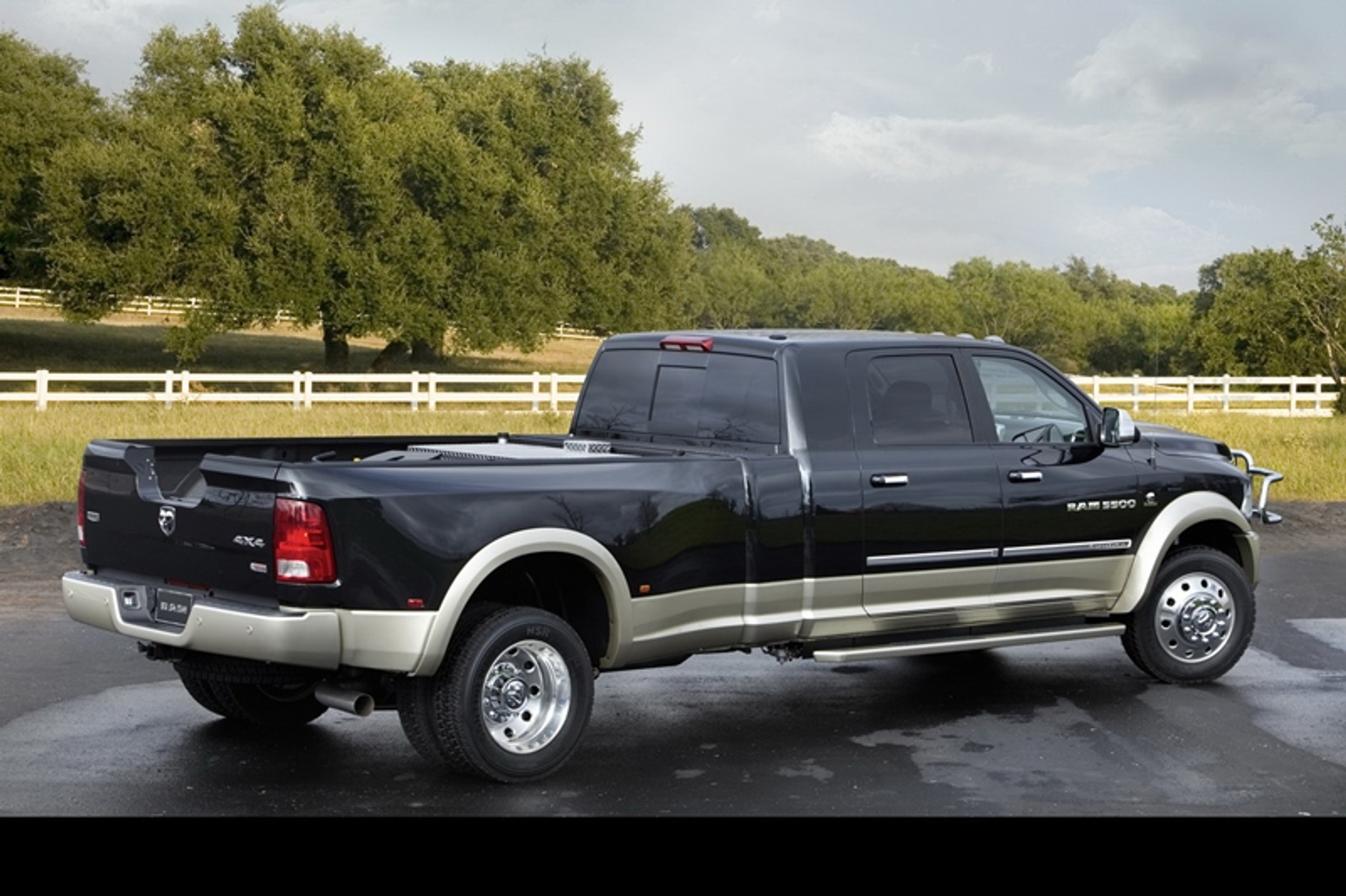 Dodge Ram Long-Hauler Concept