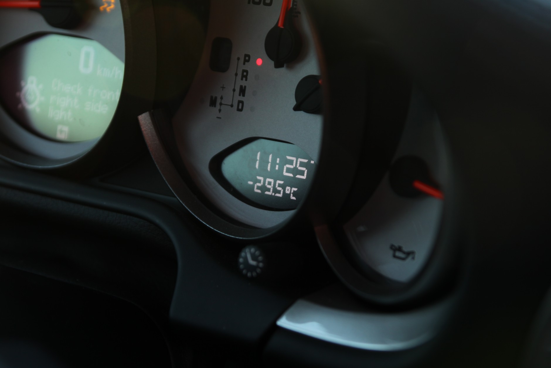 Porsche na zamarzniętym jeziorze