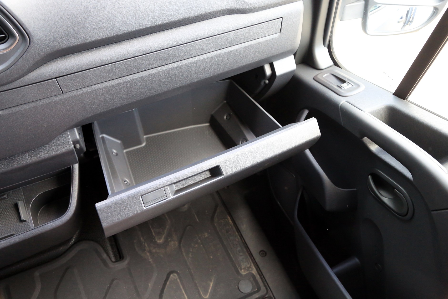 Renault Master 2019 zabudowa kurierska