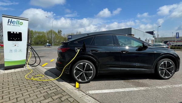 Pojechałem elektrykiem na zagraniczne wakacje. Rachunek za prąd może zaskoczyć