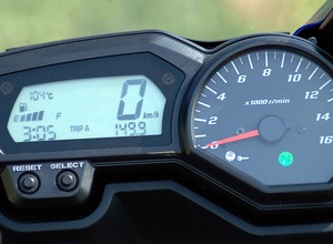 Jechał prawie 270 km/h motocyklem, potem najechał na tył dostawczaka