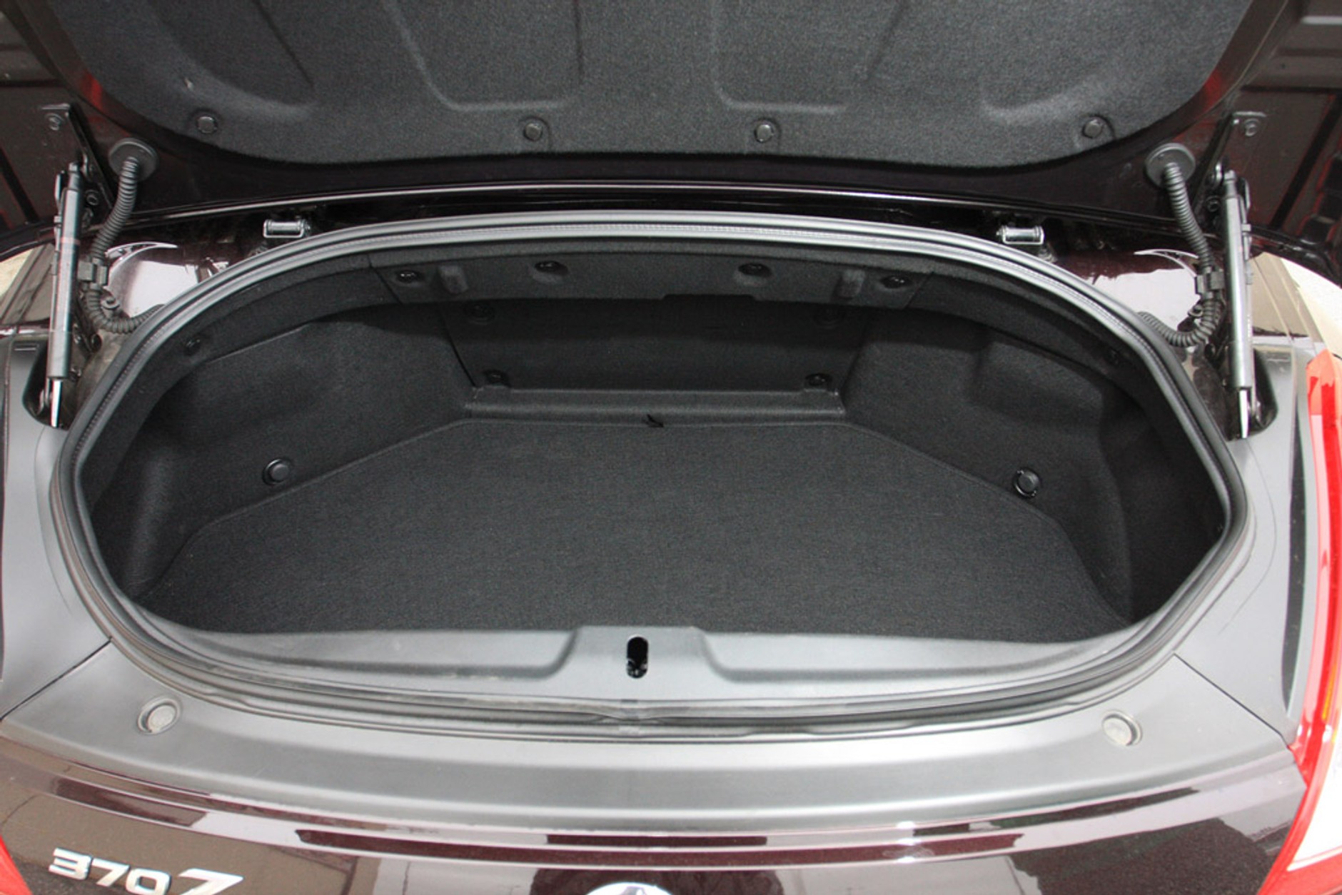 Nissan 370Z Roadster: ogniste cabrio dla prawdziwego twardziela