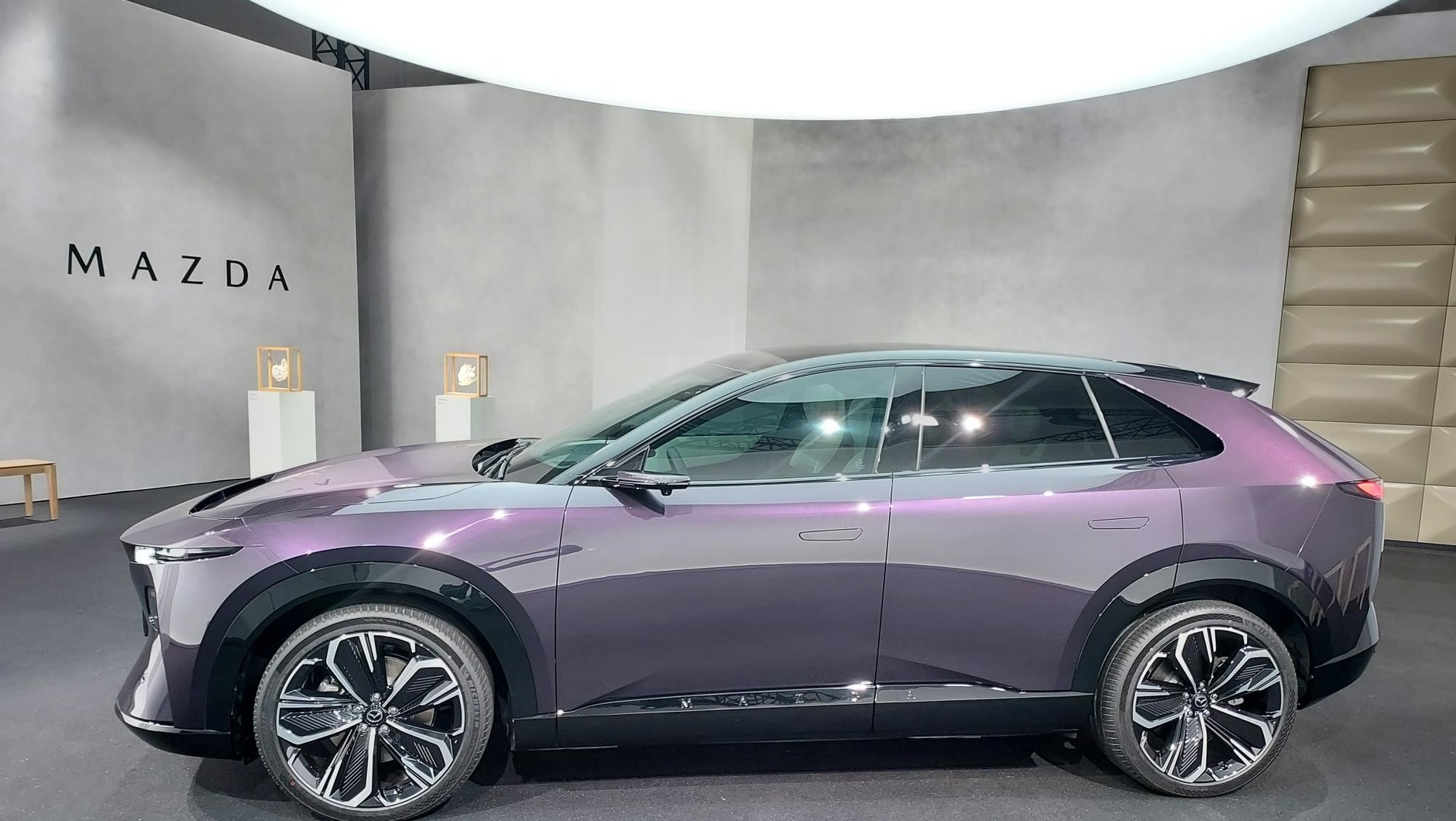Mazda CX-6e