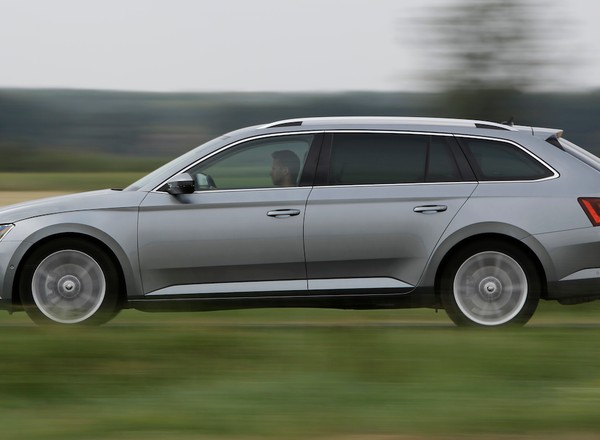 Skoda Superb Combi – idealna na dalekie trasy