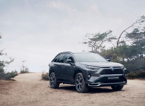 Toyota znowu zdecydowanym numerem 1. Przekroczyli 10 mln samochodów rocznie