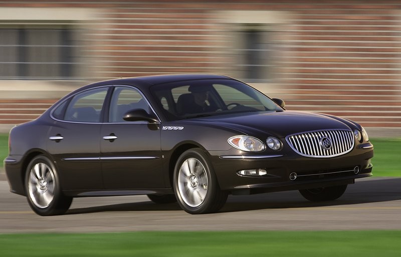 Buick LaCrosse Super i Lucerne Super: start modeli premium