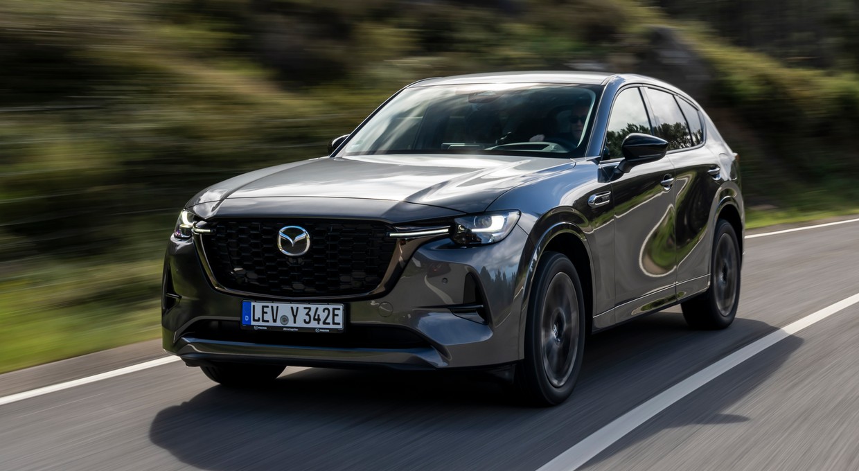 Co to jest: sześć cylindrów, 3,3 litra pojemności, tylny napęd? Odpowiedź - nowa Mazda CX-60. Ile trzeba zapłacić za japońskiego SUV-a? I czy warto?