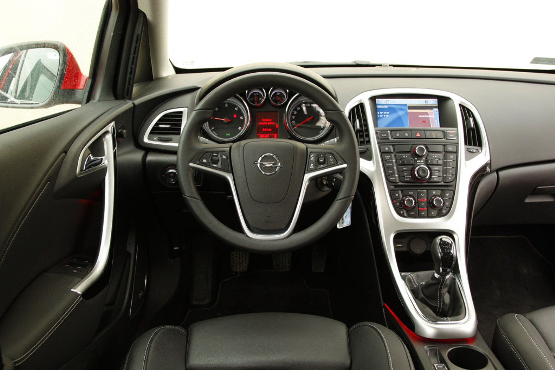 Kia cee’d SW kontra Opel Astra Sports Tourer: czy koreańskie kombi może być lepsze od niemieckiego?