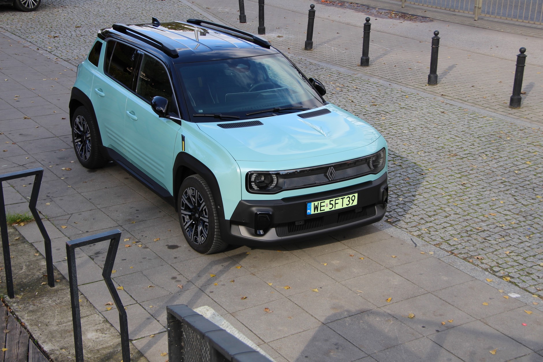 Renault 4 E-Tech Iconic