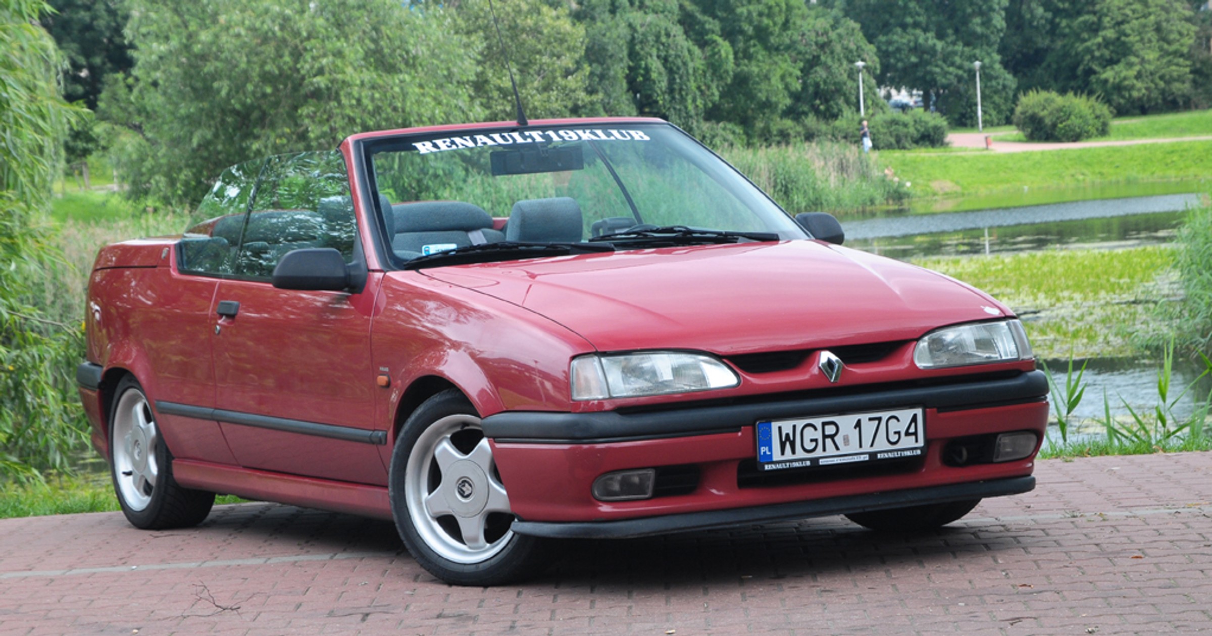Renault 19 Cabrio - Uchylić nieba za grosze