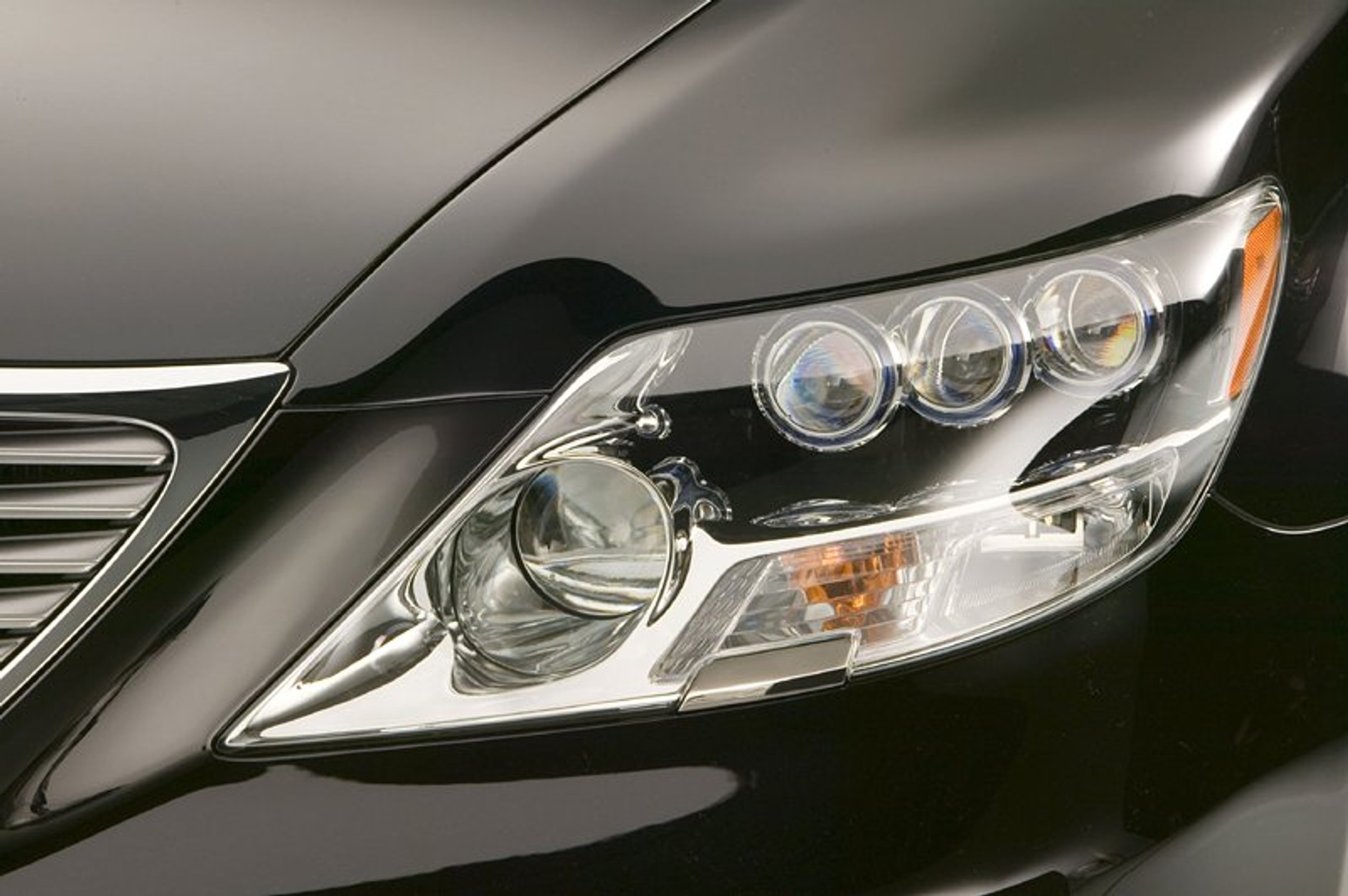 Lexus LS 600h: hybrydowe V8 z napędem na cztery koła