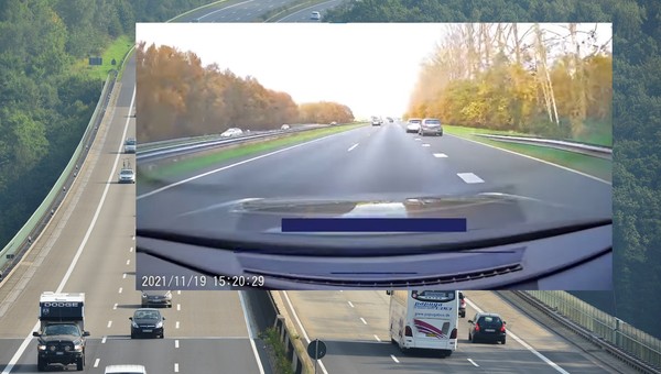 Poświęcił swoje auto, żeby ratować nieprzytomnego kierowcę [Nagranie]
