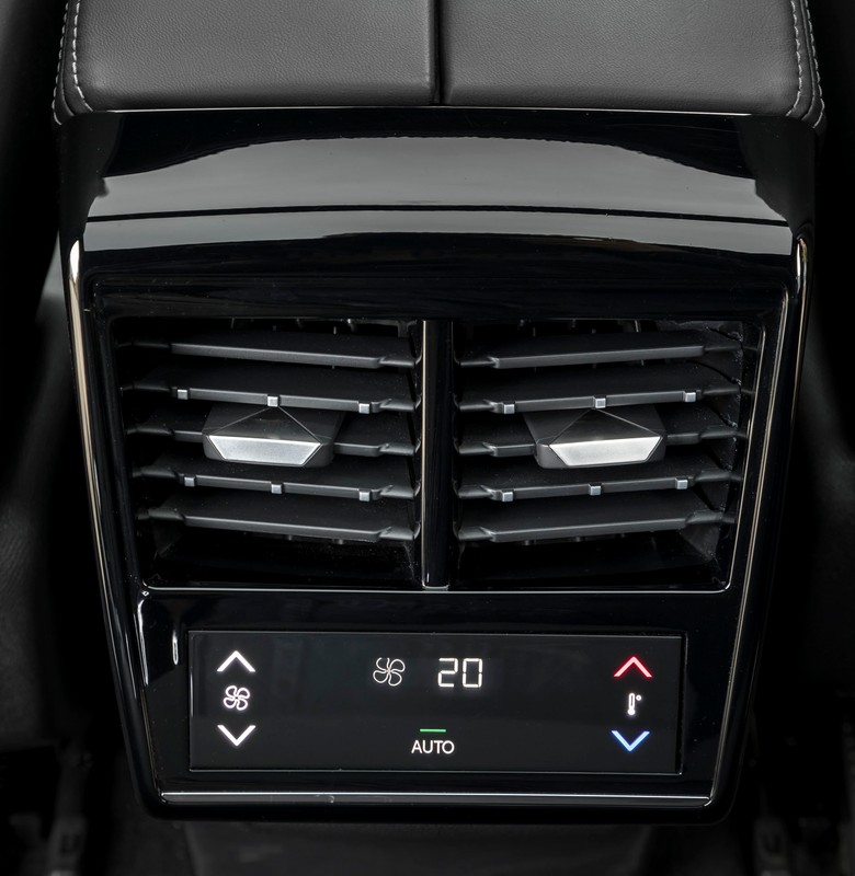 DS 7 Crossback - SUV na medal