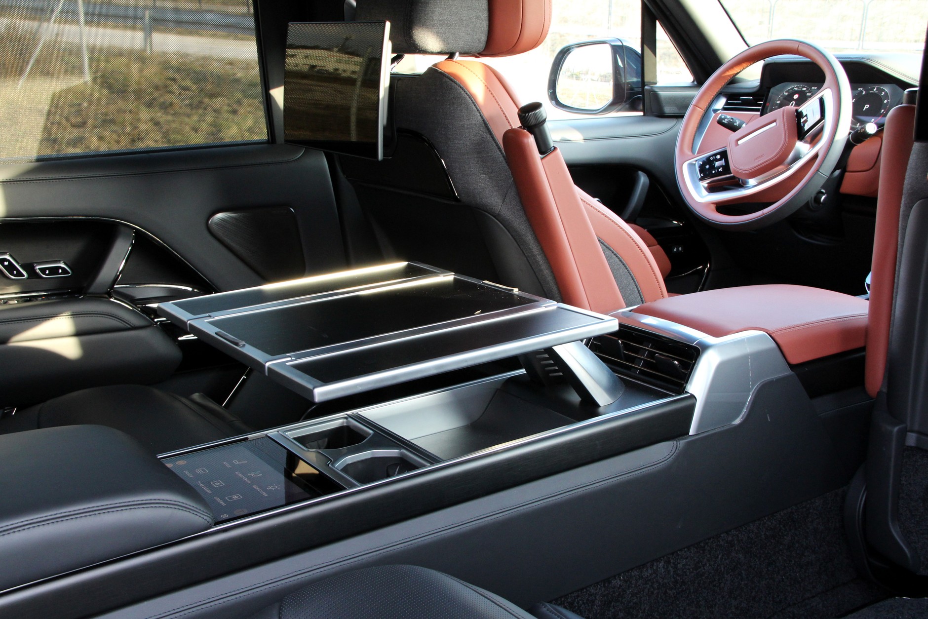 Range Rover 4.4 V8 SV LWB